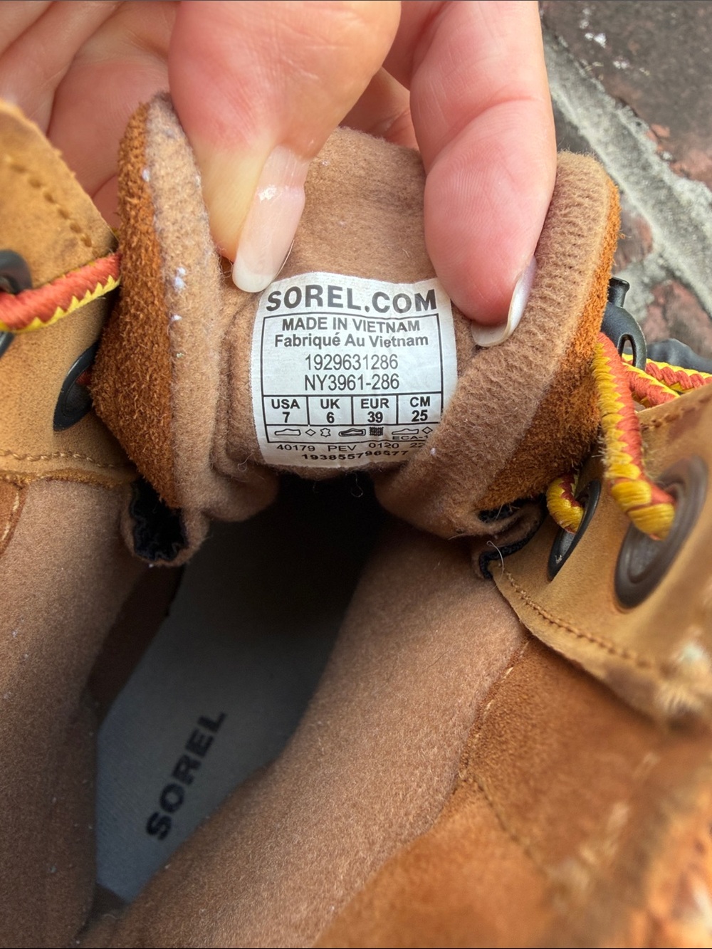 Sorel Tan and Black Lace-Up Duck Boots size 7 - Picture 5 of 11